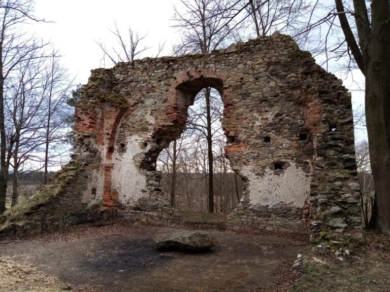 # 50: Zřícenina kostela u Lutové (Chlum u Třeboně)